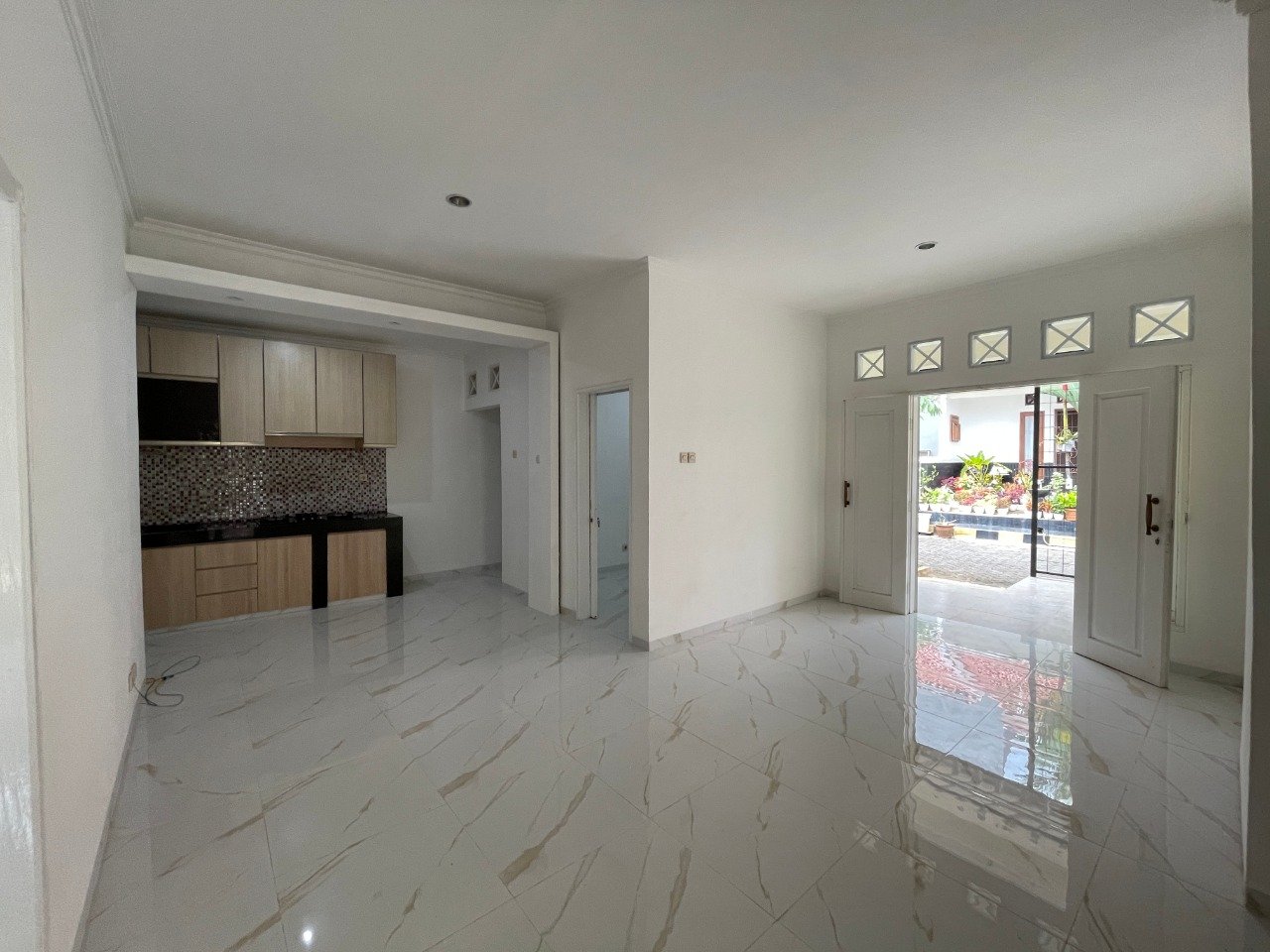 Dijual Rumah HOOK Semi Furnished SHM di Limo Depok - 10