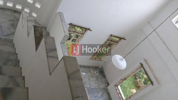 Dijual Rumah Nyaman dalam Komplek di Cinere Depok - 7