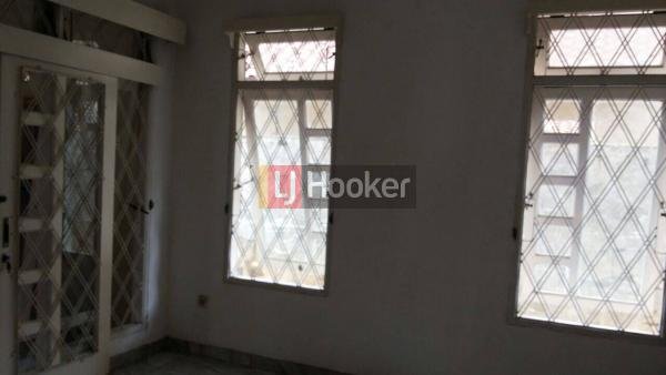 Dijual Rumah Nyaman dalam Komplek di Cinere Depok - 9
