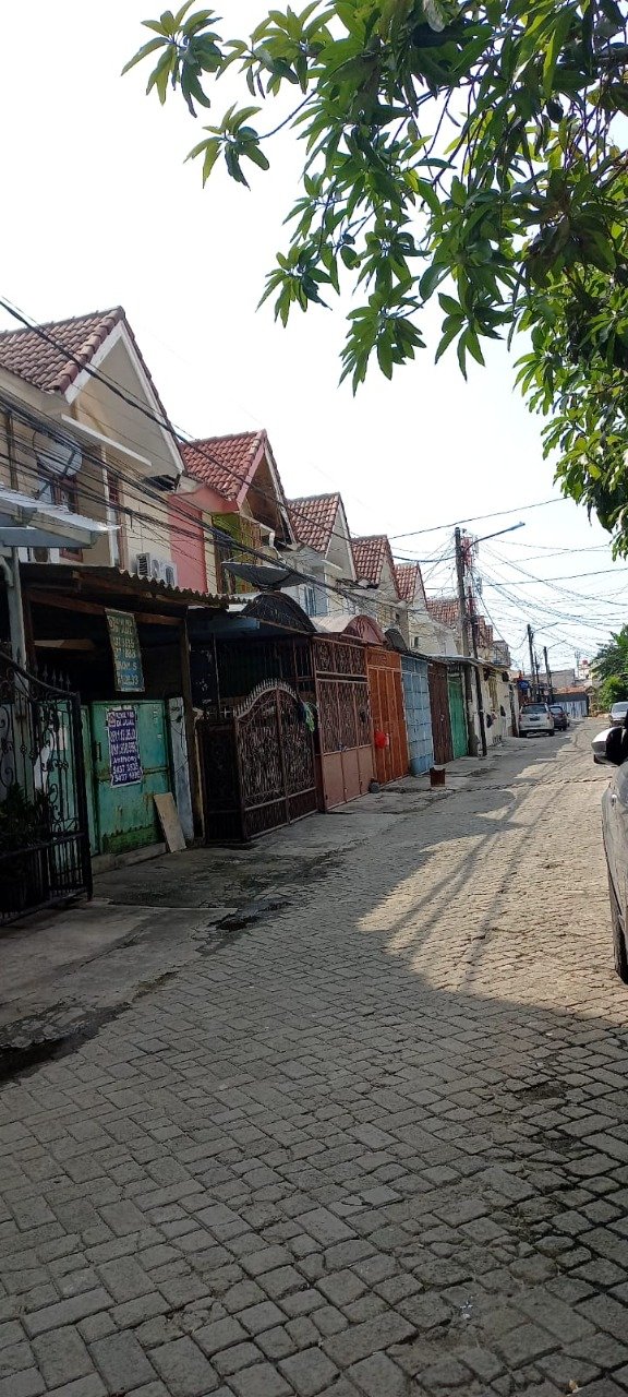 Dijual Rumah Tua Perlu Renov di Taman Palem Lestari Cengkareng - 2