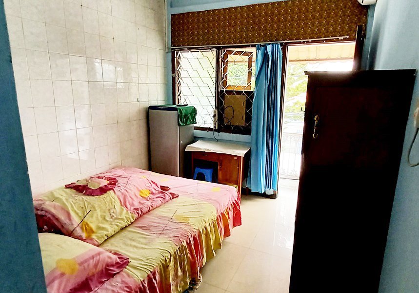 Kost Dekat Universitas Wijaya Kusuma, Mall Ciputra World Surabaya, Mall Lagoon Avenue, Islamic Centre Surabaya - 3