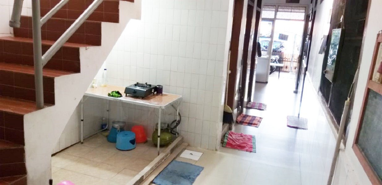 Kost Dekat Universitas Wijaya Kusuma, Mall Ciputra World Surabaya, Mall Lagoon Avenue, Islamic Centre Surabaya - 11