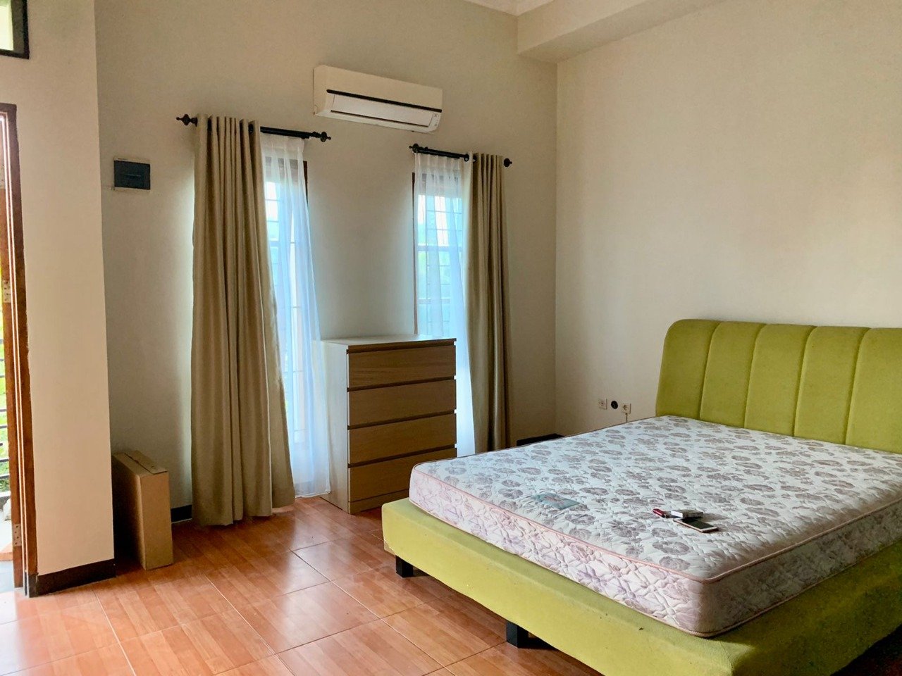 JUAL Rumah Luas Lokasi Strategis di Harapan Baru Regency - 9