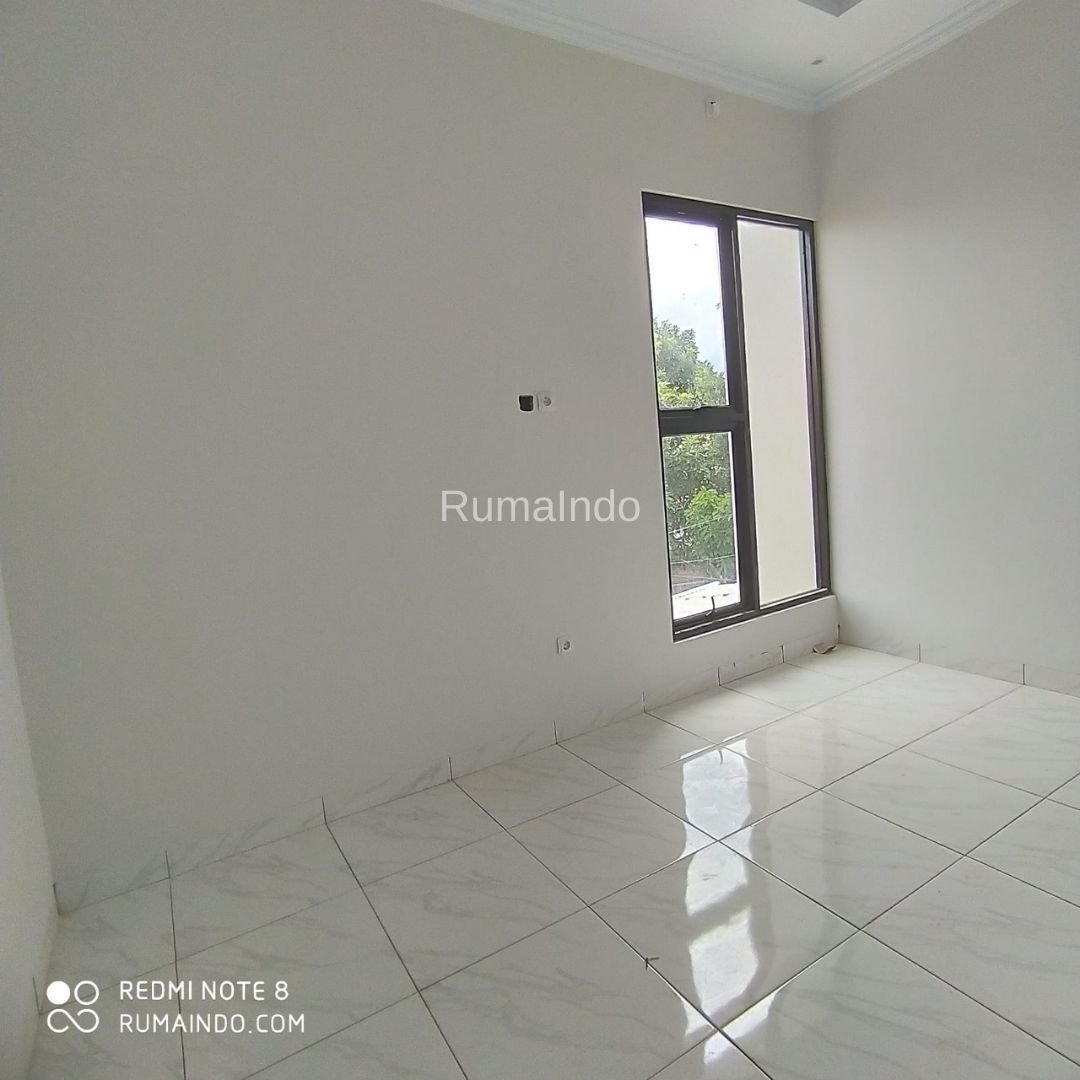 Dijual Rumah Non Cluster di Cipedak Jagakarsa Jakarta Selatan - 6