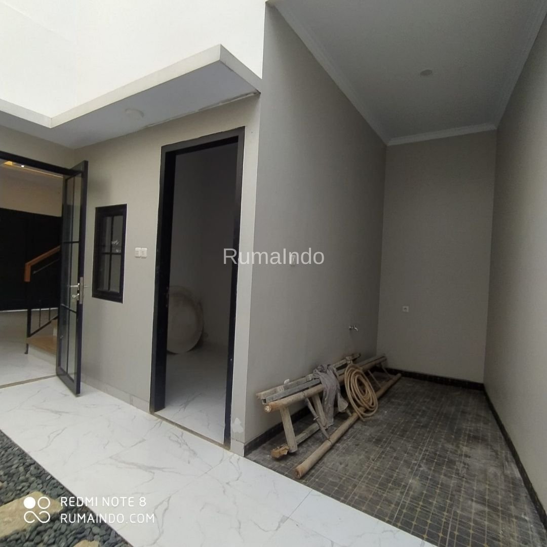 Dijual Murah Rumah Classic Modern Di Kahfi 2 Jagakarsa Jakarta Selatan - 9