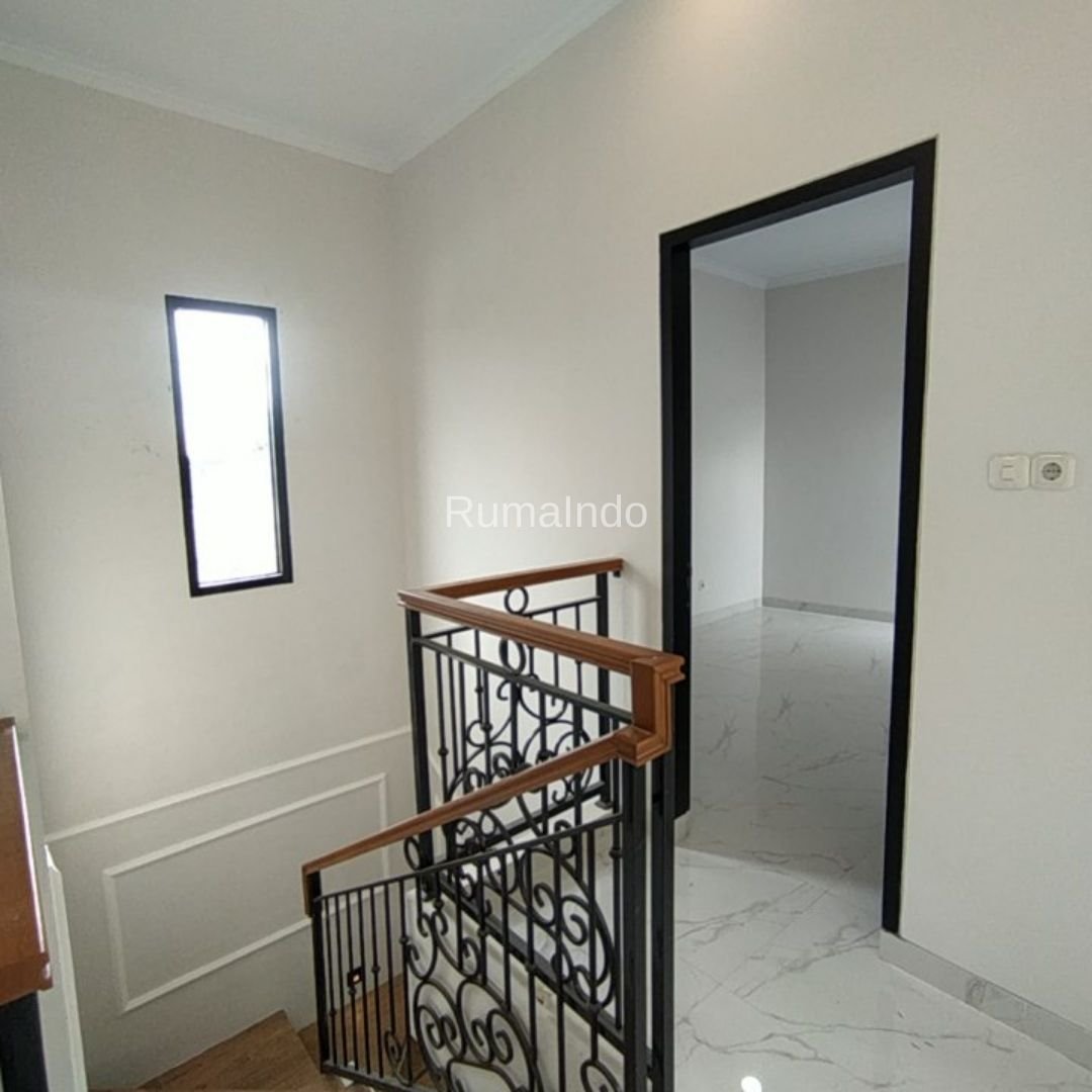 Dijual Murah Rumah Classic Modern Di Kahfi 2 Jagakarsa Jakarta Selatan - 8