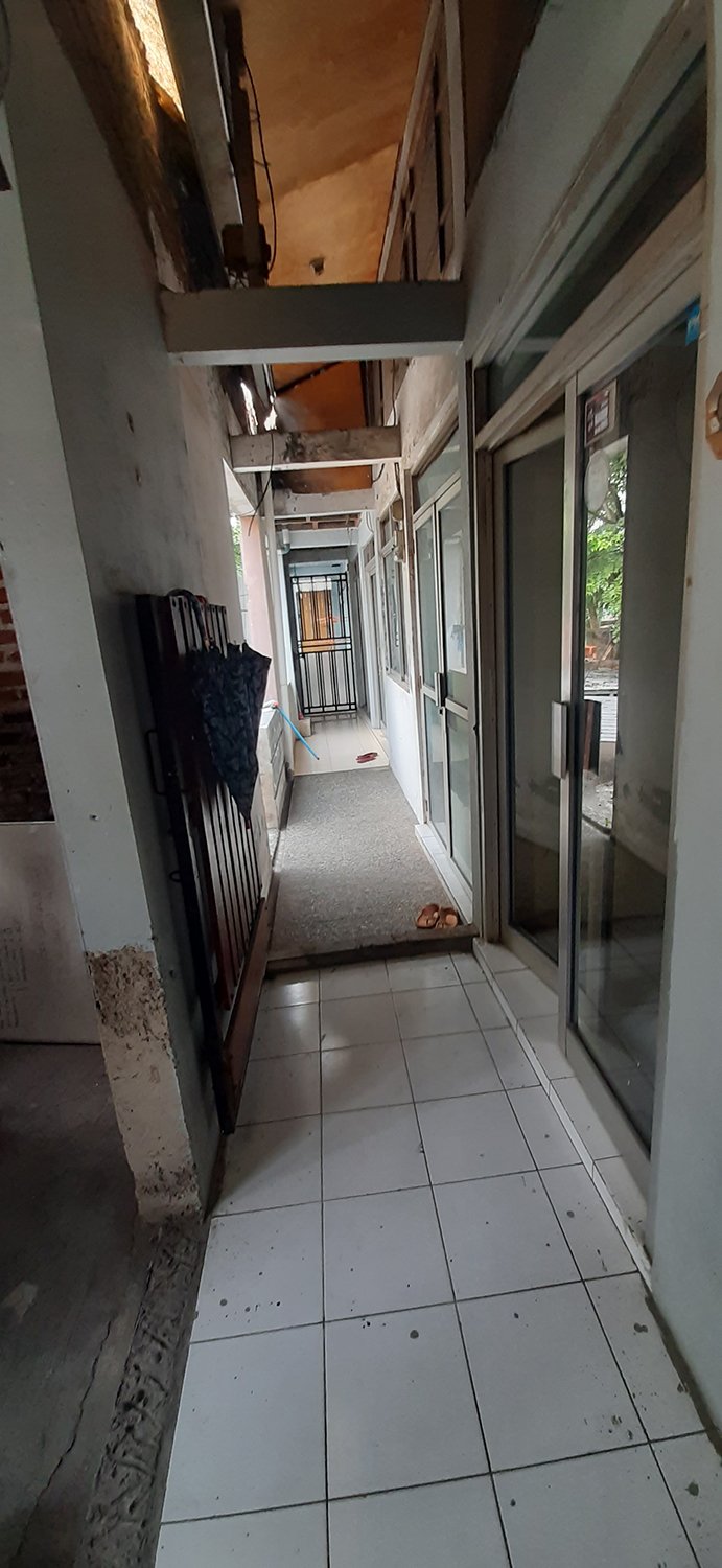 RUKO TIGA LANTAI  DI JALAN CIKUTRA KOTA BANDUNG - 27