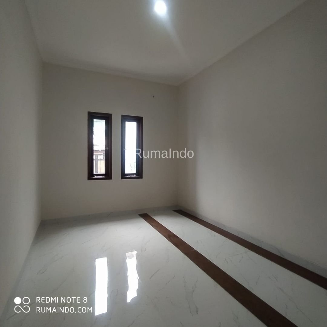 Dijual Rumah Baru Non Cluster di Jln Sirsak Jagakarsa Jakarta Selatan - 5