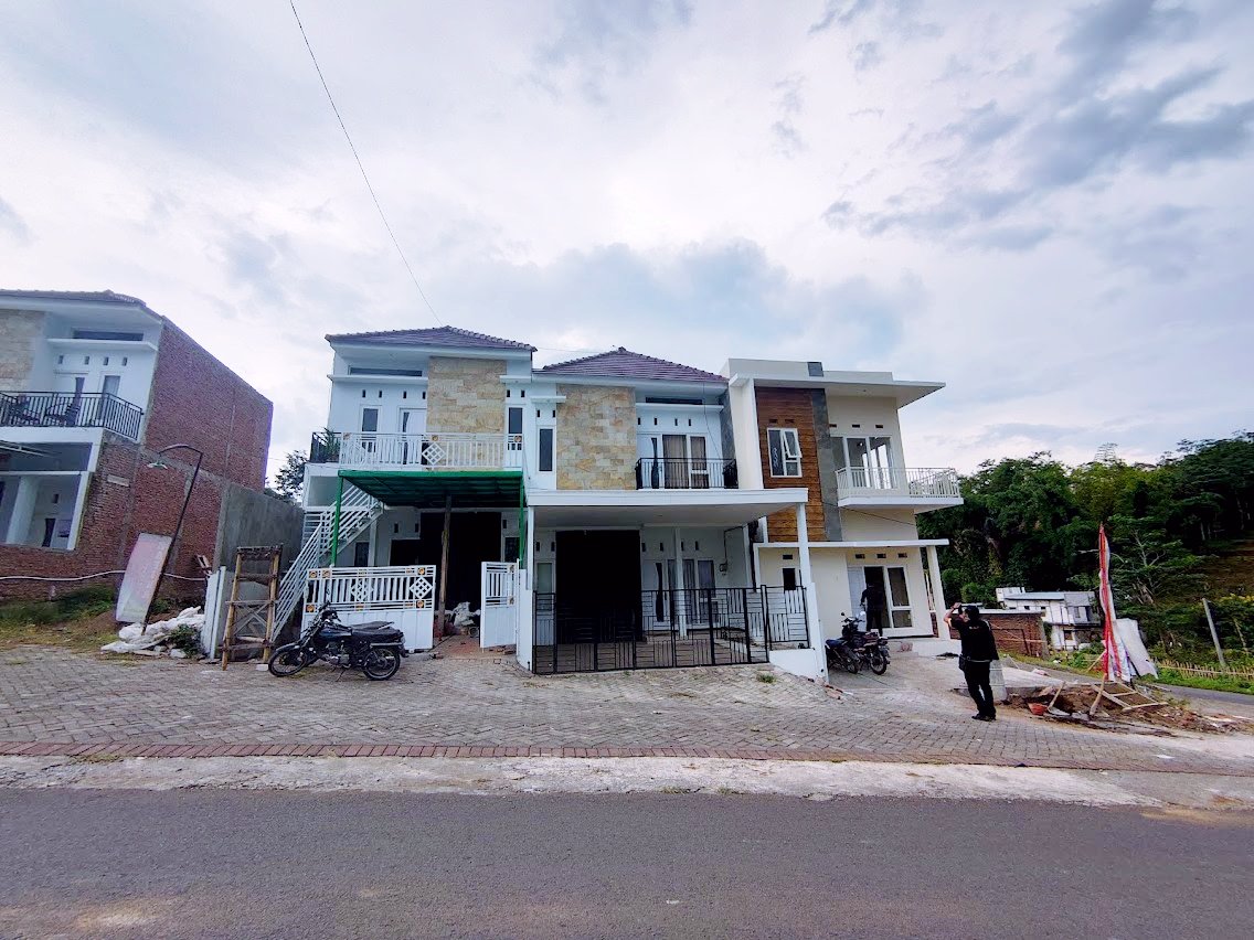 Promo Gila Harga Omricon Rumah 2 LtTtype 70 Hanya 465jt di Malang Batu 0 Jalan aspal hook pojok siap huni - 2