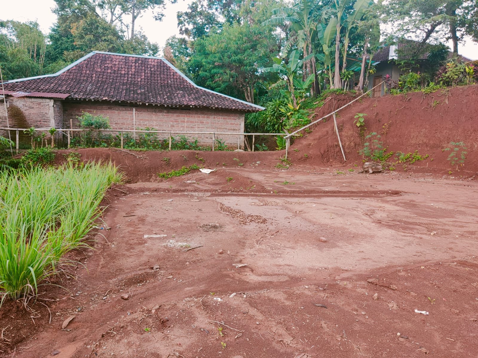 Tanah Datar Strategis Dibangun Villa Karangpandan Karanganyar - 4
