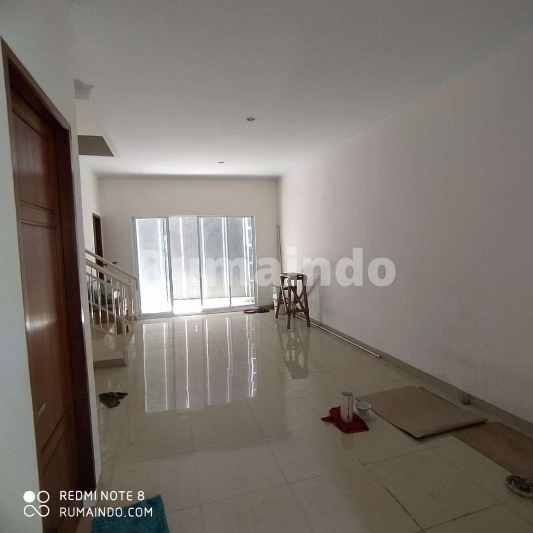 Rumah di Jual Dalam Cluster di Jl Aselih, Jagakarsa - 3