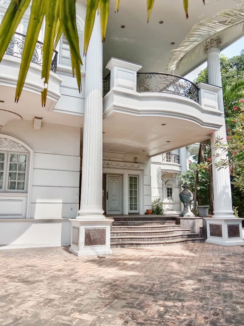RUMAH MEWAH DI KAWASAN ELITE PONDOK INDAH JAKARTA SELATAN - 1