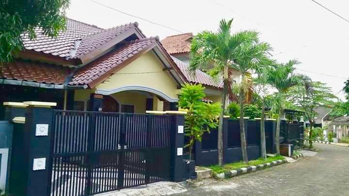 Disewakan Rumah di Jatimurni Pondok Gede Bekasi – 5+1 Kamar Tidur - 3