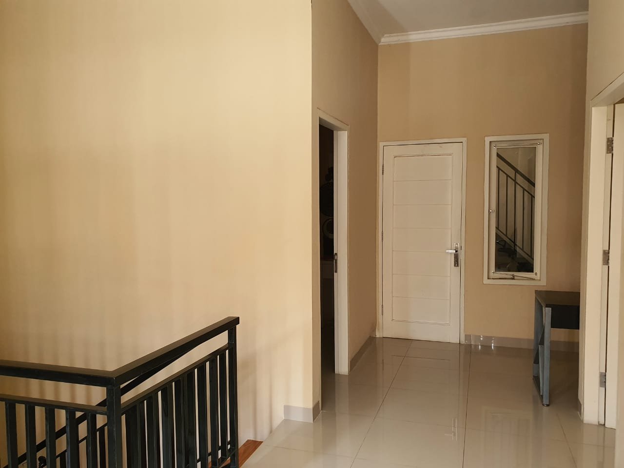 Dijual Rumah Full Furnished Cluster Mahakam Residence Jagakarsa Jakarta Selatan - 4