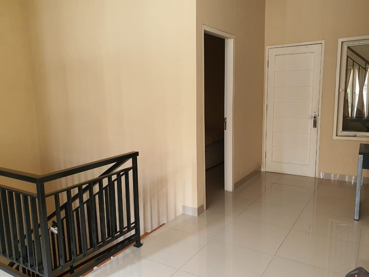 Dijual Rumah Full Furnished Cluster Mahakam Residence Jagakarsa Jakarta Selatan - 8
