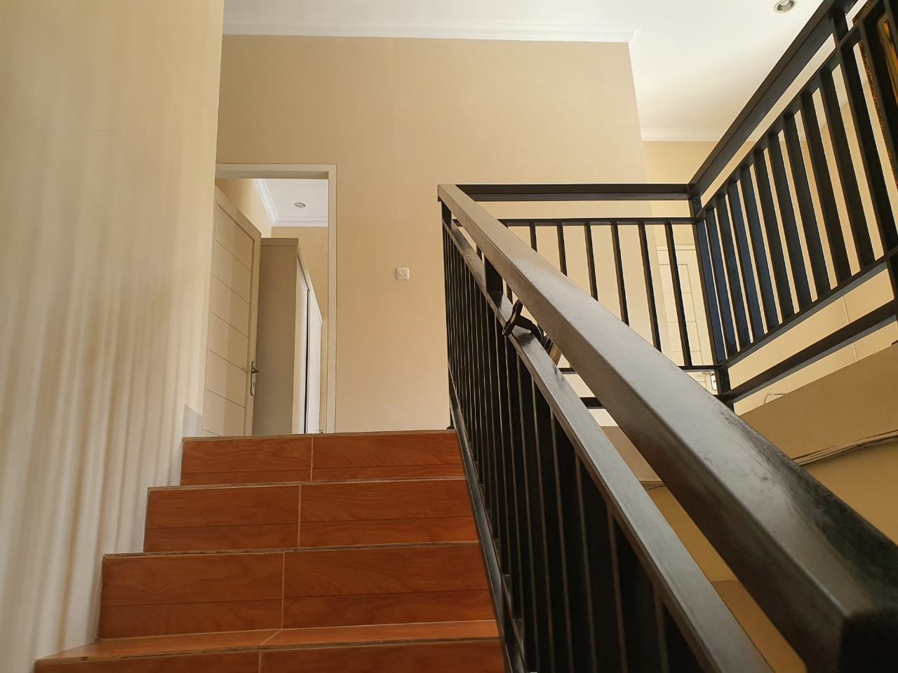 Dijual Rumah Full Furnished Cluster Mahakam Residence Jagakarsa Jakarta Selatan - 3