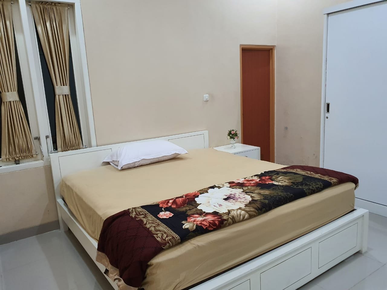 Dijual Rumah Full Furnished Cluster Mahakam Residence Jagakarsa Jakarta Selatan - 10
