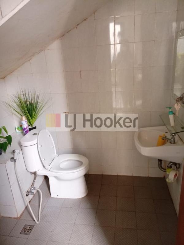 Disewakan Rumah 2 lantai ,cantik, asri, nyaman, aman dalam Town House di Ciganjur JakartaSelatan - 11