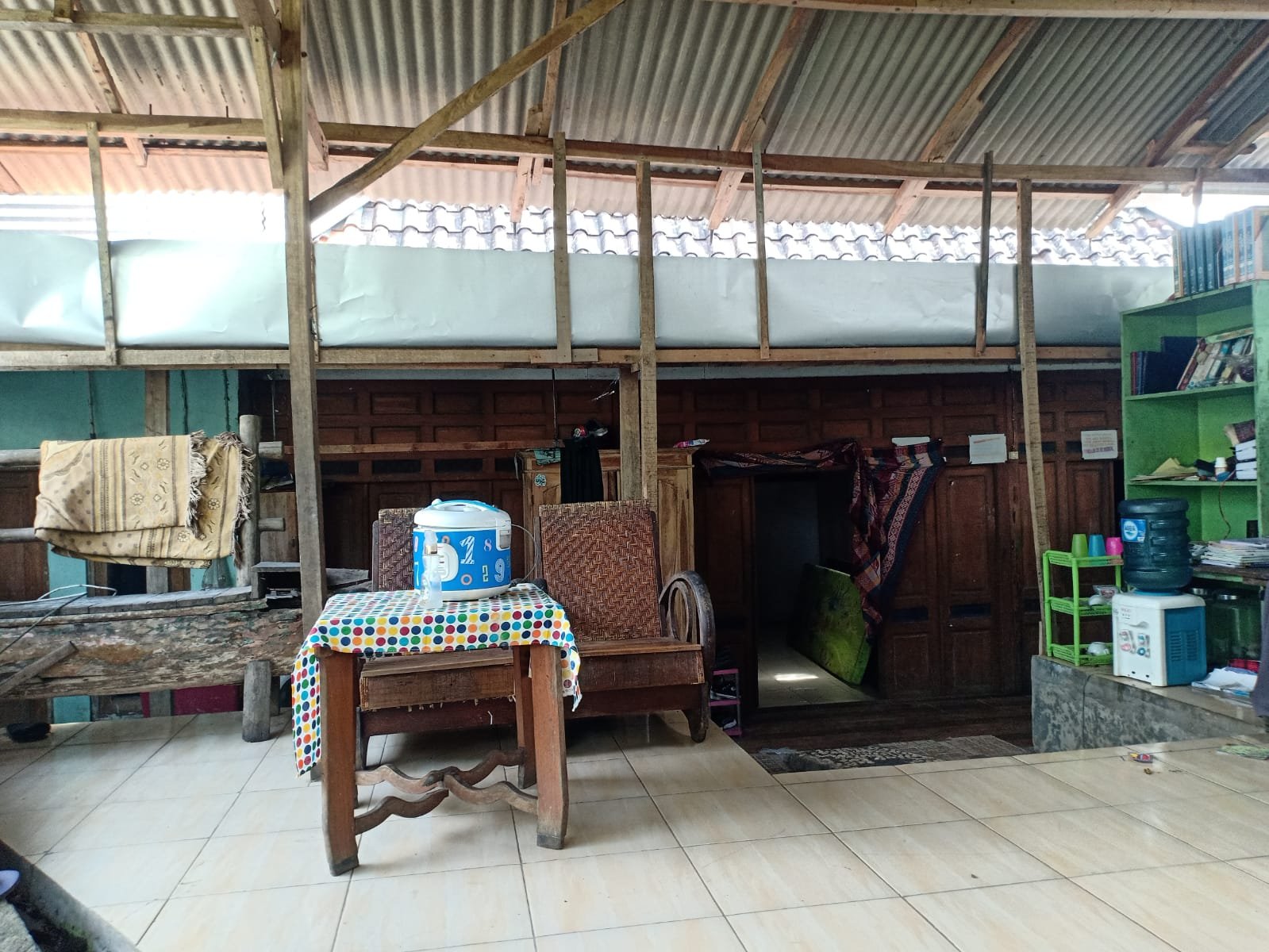 Rumah Joglo Tepi Jl Raya Karangpandan Kemuning - 2