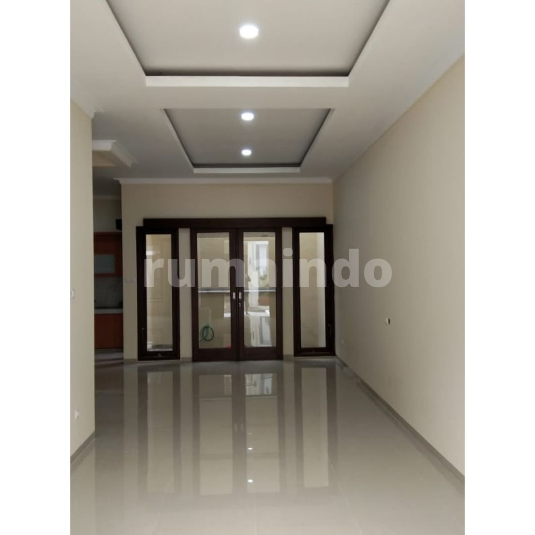 Dijual Murah Rumah Cluster di Jln Taman Sari Lebak Bulus Cilandak Jakarta Selatan - 2