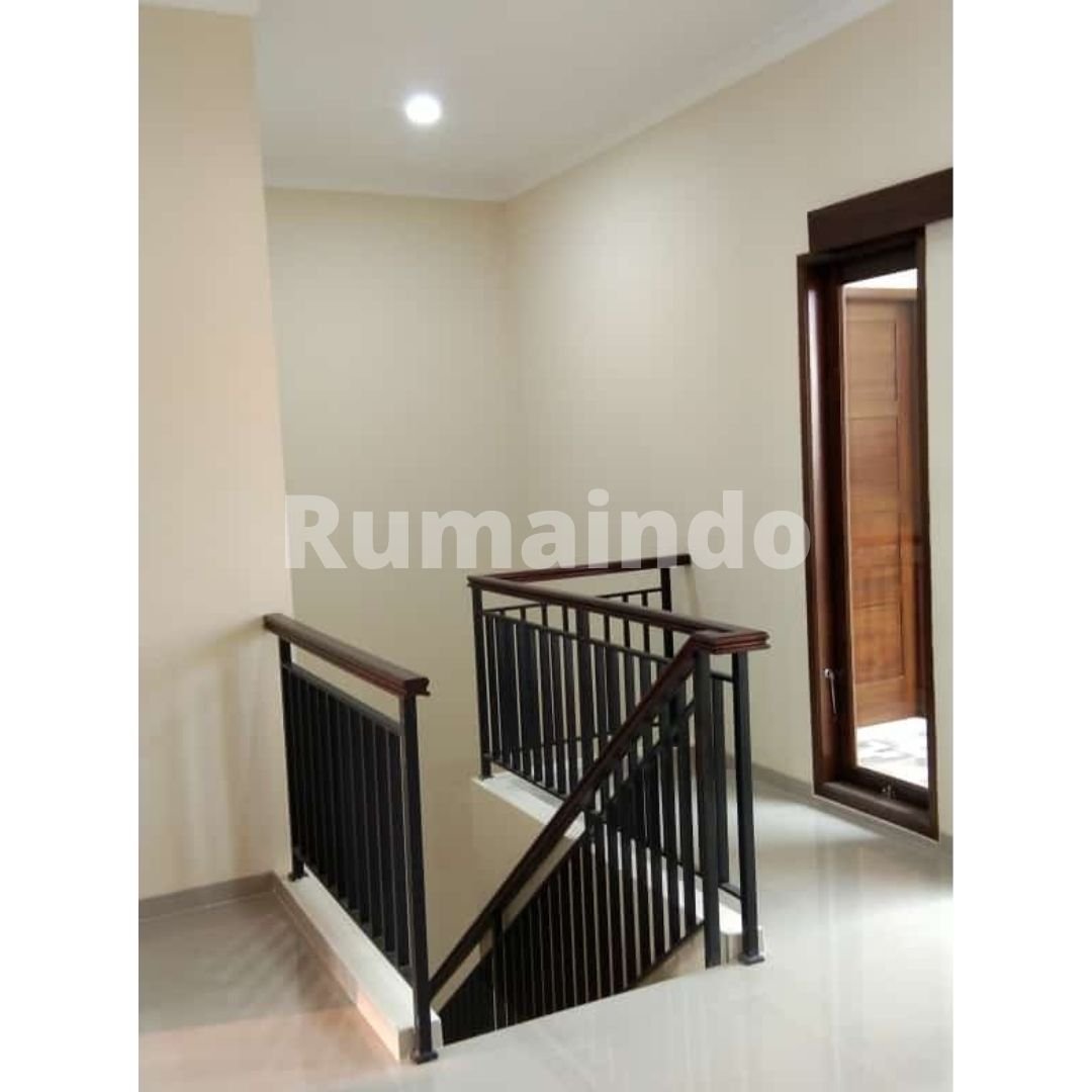 Dijual Murah Rumah Cluster di Jln Taman Sari Lebak Bulus Cilandak Jakarta Selatan - 6