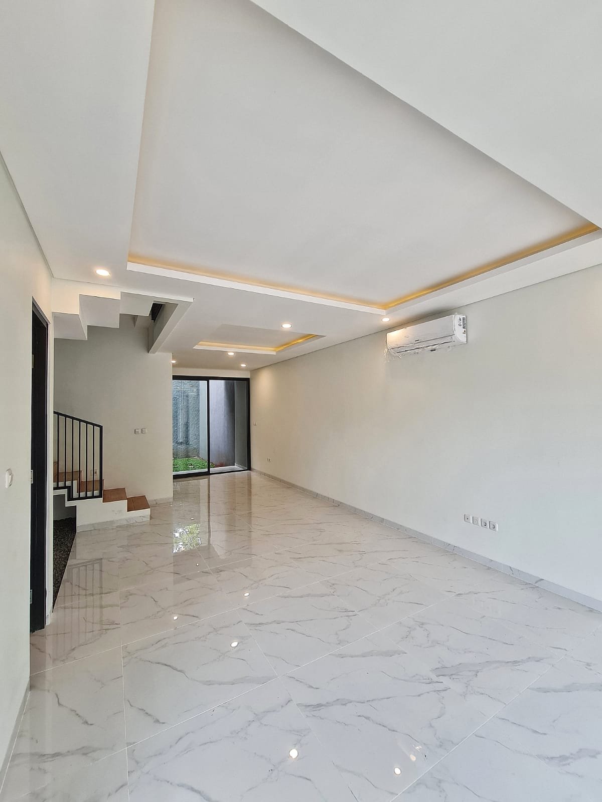 Rumah Baru Siap Huni Di Pesanggrahan Jakarta Selatan - 5