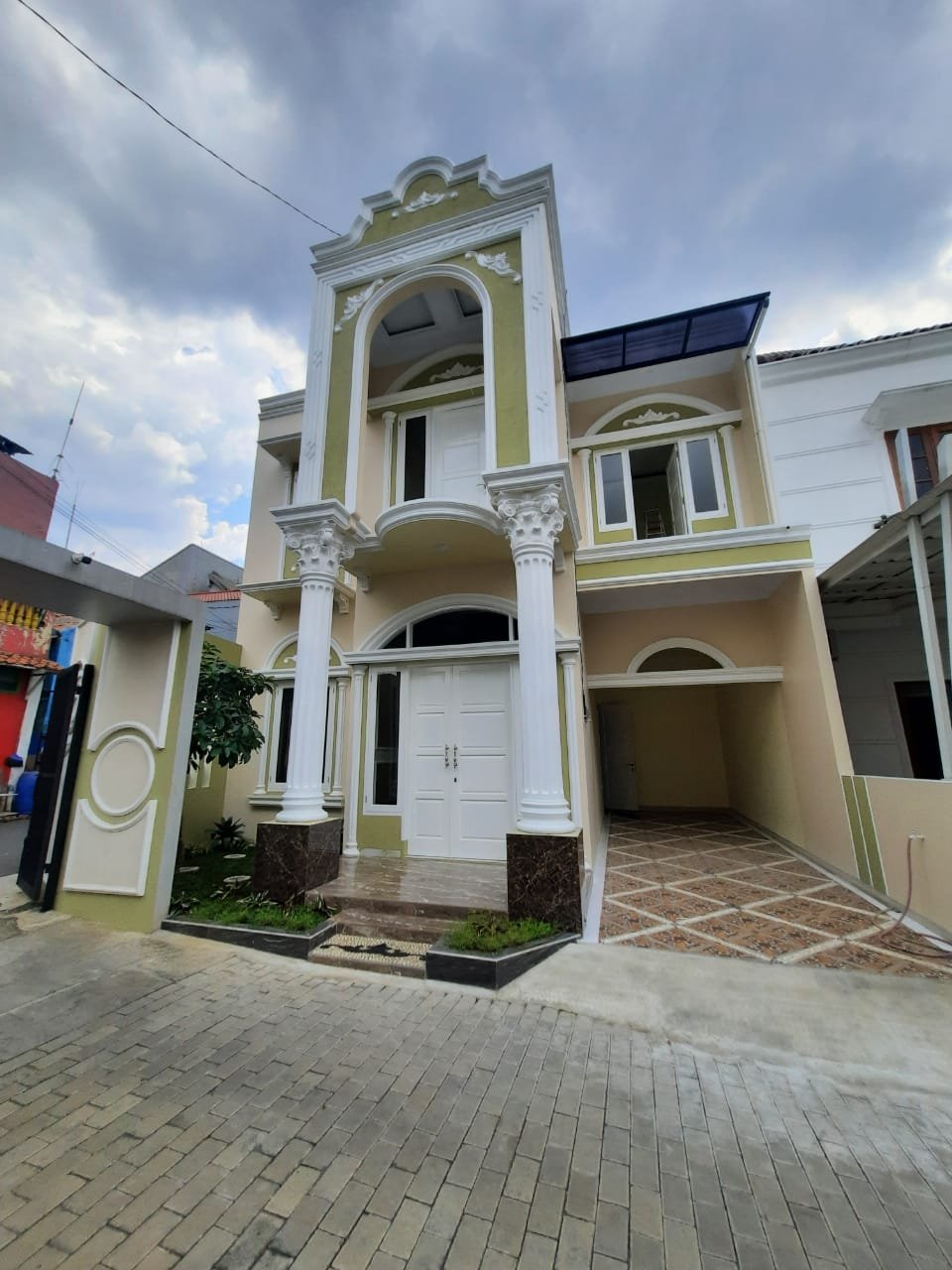Rumah Mewah Design Eropa Classic Modern di Jagakarsa - 2