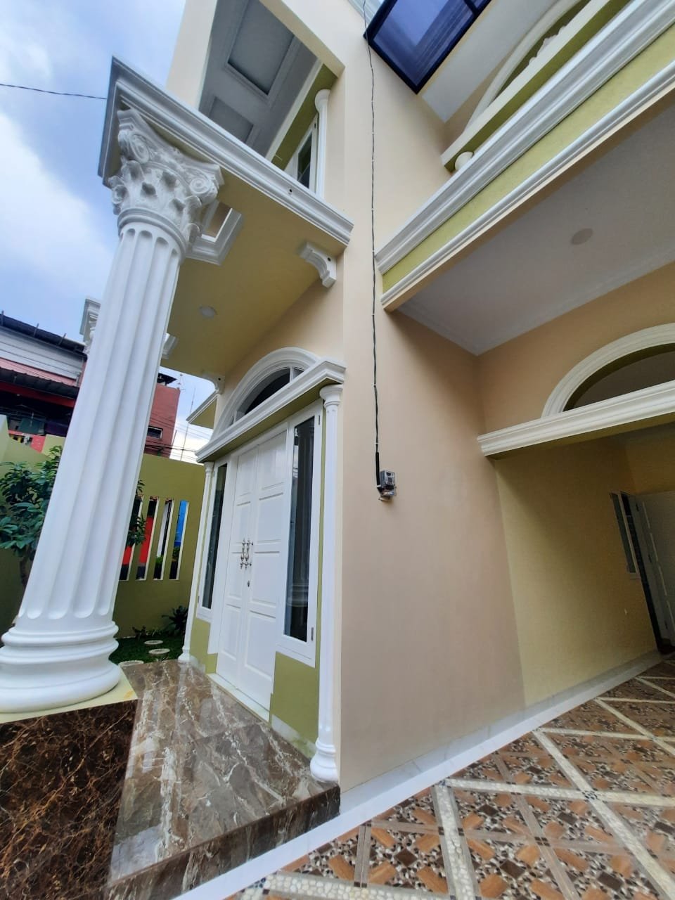 Dijual Rumah Mewah Design Eropa Classic Modern di Jagakarsa Jakarta Selatan - 3