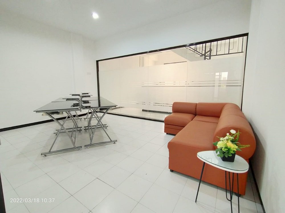 Sewa Kantor Coworking Space di Surabaya Dekat Kampus UWKS, Ciputra World Surabaya, Islamic Centre Surabaya - 5