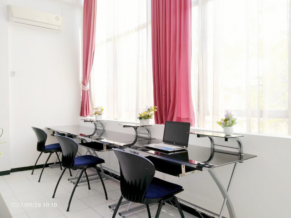 Sewa Kantor Coworking Space di Surabaya Dekat Kampus UWKS, Ciputra World Surabaya, Islamic Centre Surabaya - 2