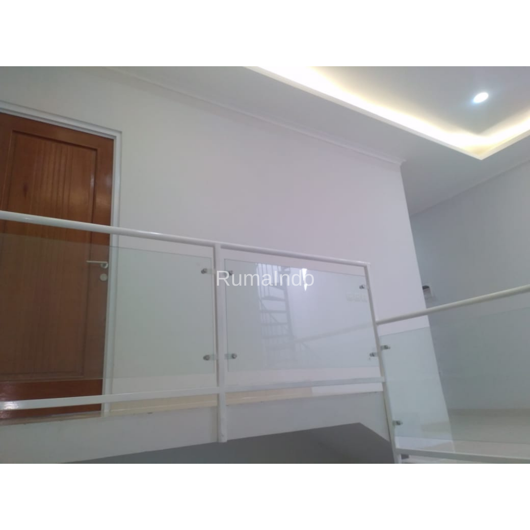 Dijual Rumah Ada Rooftop di Jln Tebet Timur Jakarta Selatan - 9