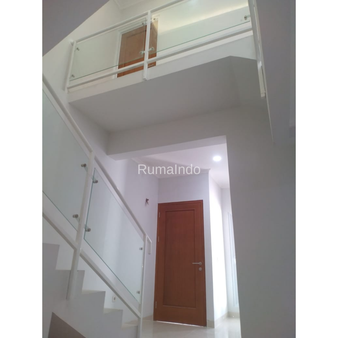 Dijual Rumah Ada Rooftop di Jln Tebet Timur Jakarta Selatan - 8