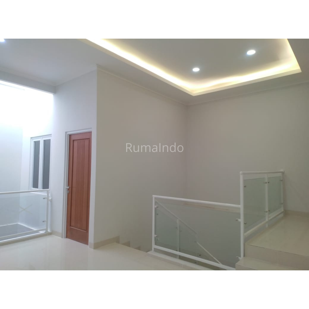 Dijual Rumah Ada Rooftop di Jln Tebet Timur Jakarta Selatan - 11