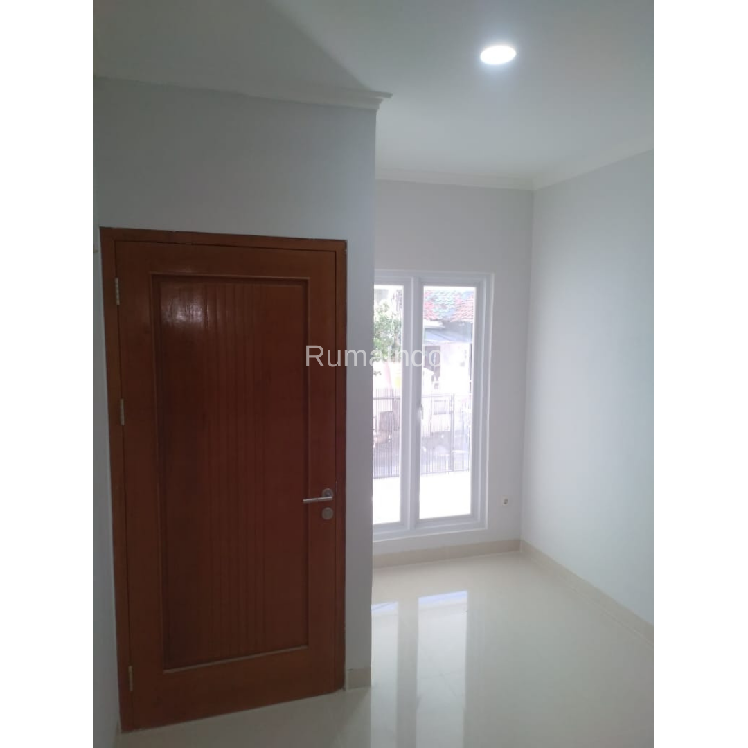 Dijual Rumah Ada Rooftop di Jln Tebet Timur Jakarta Selatan - 4