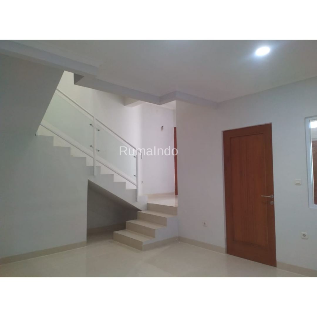 Dijual Rumah Ada Rooftop di Jln Tebet Timur Jakarta Selatan - 5