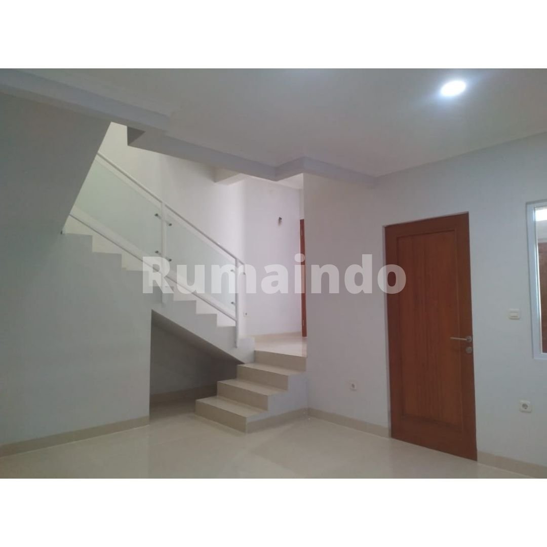 Dijual Rumah Ada Rooftop di Jln Tebet Timur Jakarta Selatan - 3