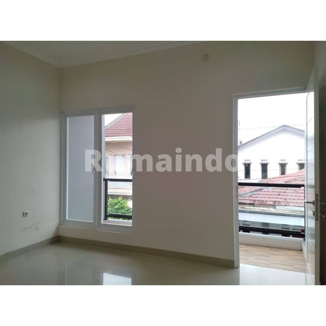 Dijual Murah Rumah Dekat Stasiun Cawang Tebet Timur Jakarta Selatan - 7
