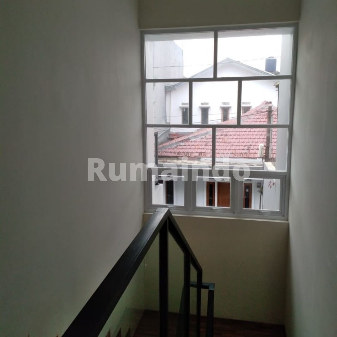 Dijual Murah Rumah Dekat Stasiun Cawang Tebet Timur Jakarta Selatan - 5