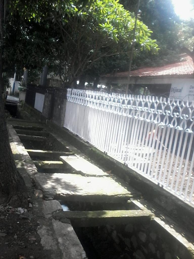 Dijual tanah dan rumah di jln Cempaka putih raya no 40 (pinggir jalan utama) - 11