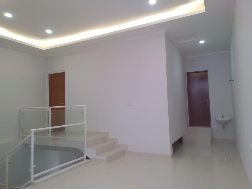 Dijual Rumah Ada Rooftop di Jln Tebet Timur Jakarta Selatan - 7