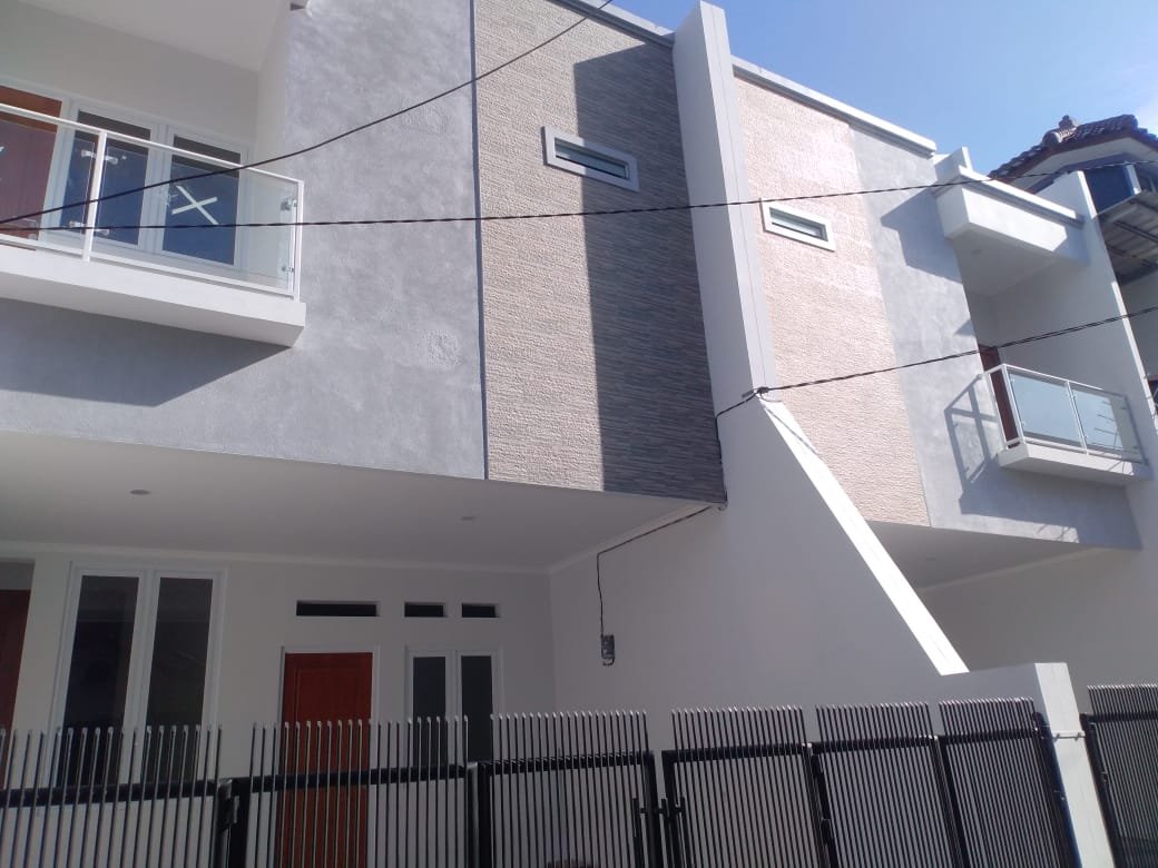 Dijual Rumah Ada Rooftop di Jln Tebet Timur Jakarta Selatan - 4