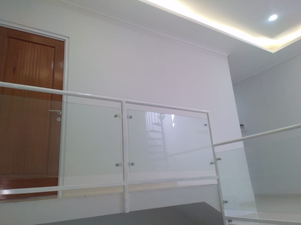 Dijual Rumah Ada Rooftop di Jln Tebet Timur Jakarta Selatan - 9