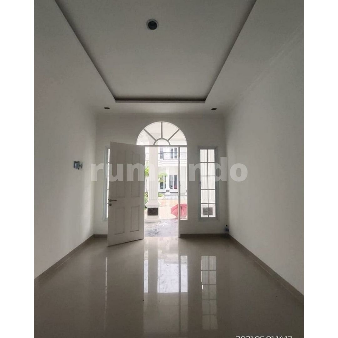 Dijual Rumah Modern Classic di Jln Sadar Raya Jagakarsa Jakarta Selatan - 2