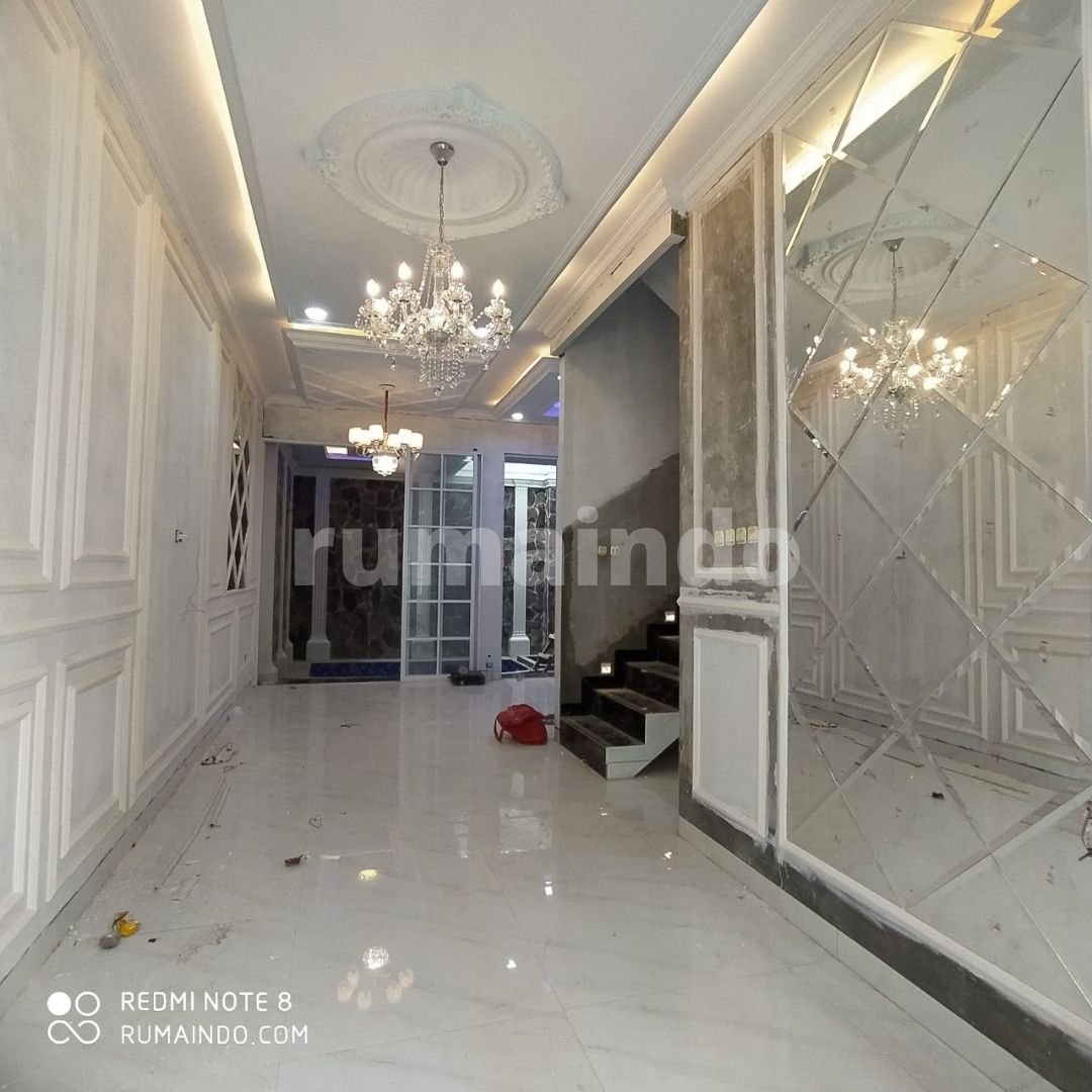 Dijual Rumah Classic Eropa Ada Kolam Renang di Jln Kebagusan Jakarta Selatan - 2