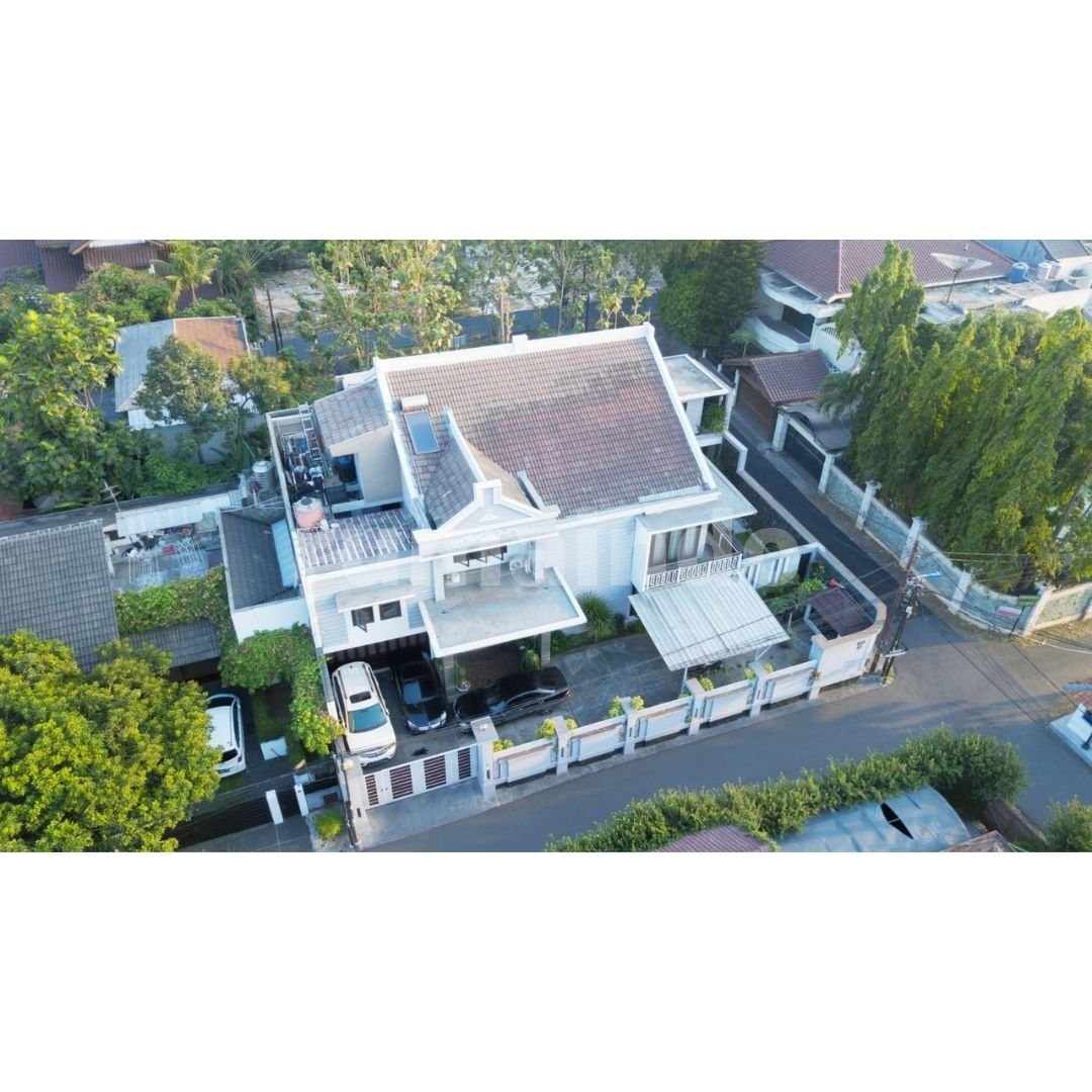 Dijual Rumah Mewah Ada Kolam Renang di Komplek Kesehatan Pesanggrahan Jakarta Selatan - 2