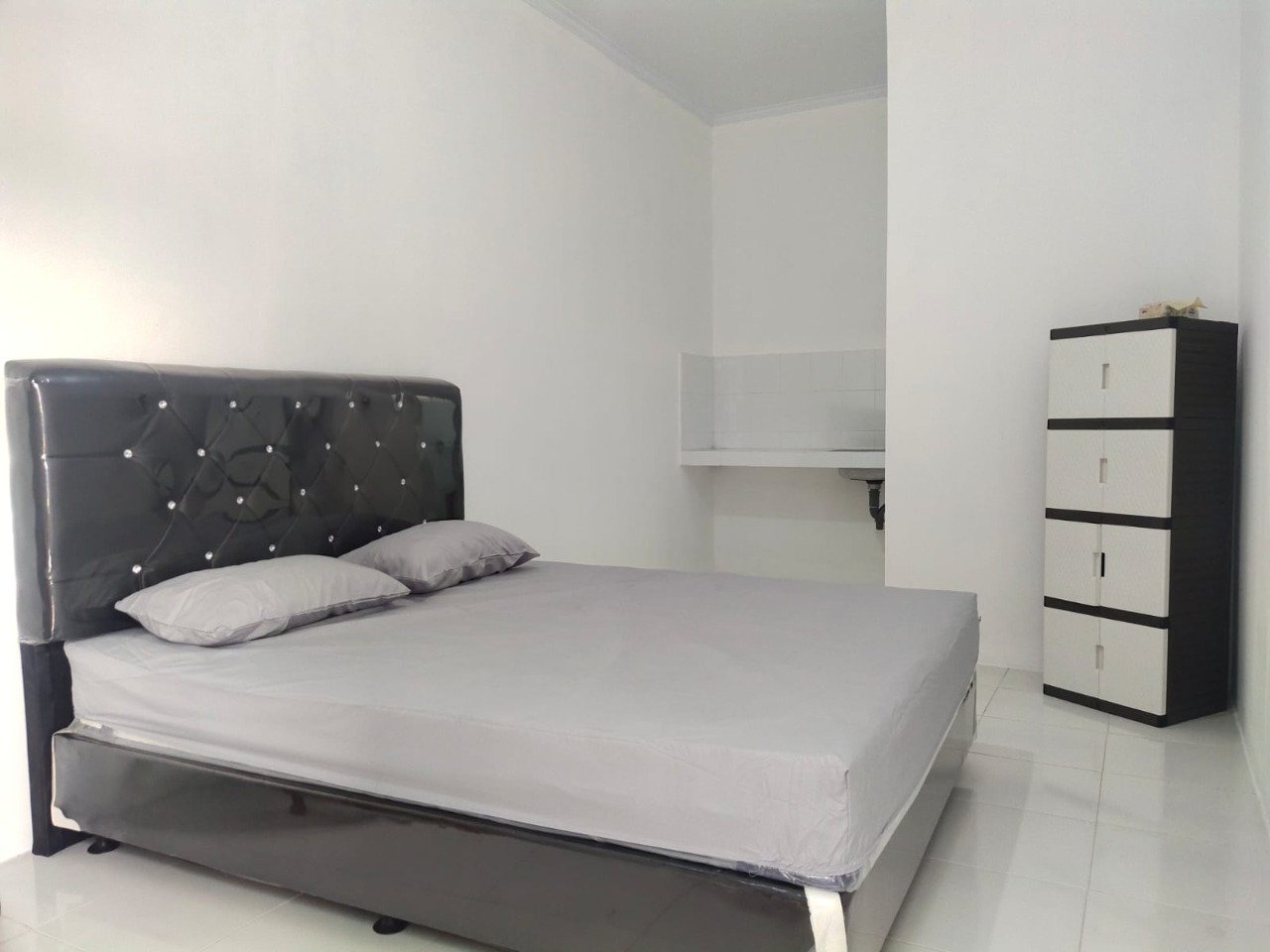 Sewa Kost-Kostan Murah Bangunan Baru Modern Dekat Stasiun Cakung Hanya 350 m - 6