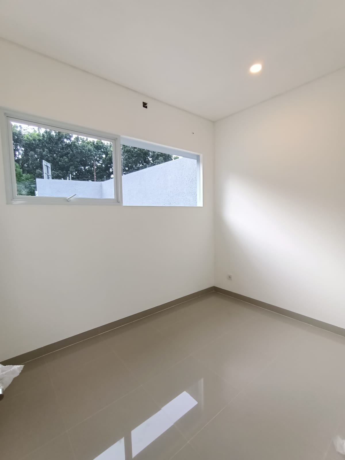 Rumah Baru  Dekat Lenteng Agung Jakarta Selatan - 9