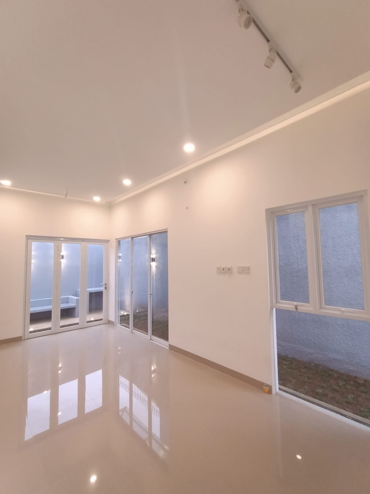 Rumah Baru  Dekat Lenteng Agung Jakarta Selatan - 5