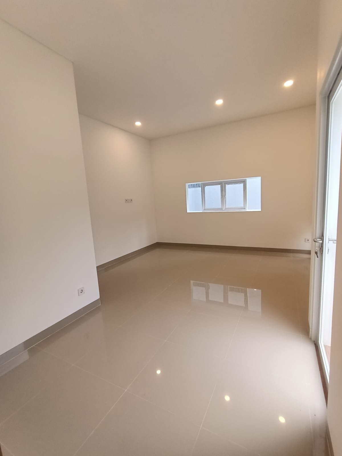 Rumah Baru  Dekat Lenteng Agung Jakarta Selatan - 6