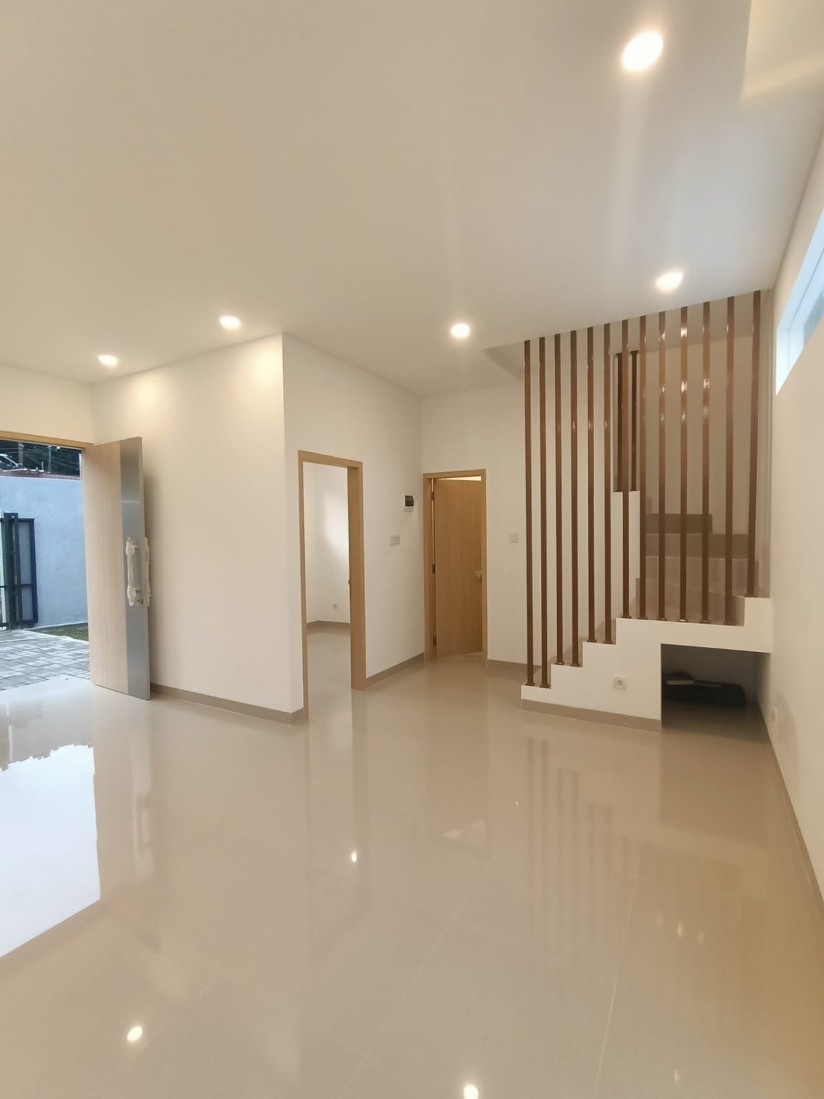 Rumah Baru  Dekat Lenteng Agung Jakarta Selatan - 4